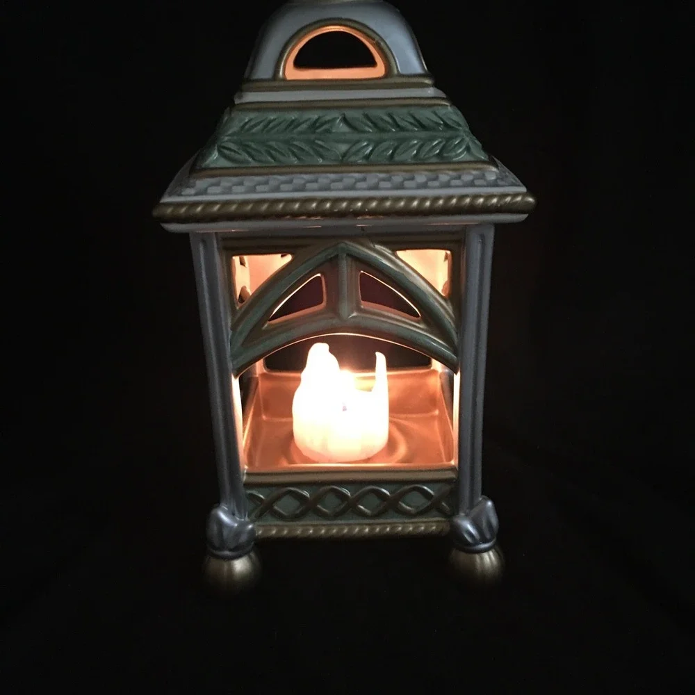 FITZ and FLOYD TEA LITE CANDLE HOLDER Green silver and gold